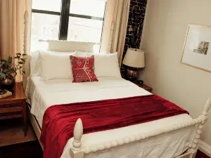 The Ashton is a 1 bed/1 bath open concept apartment.