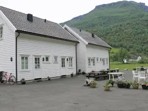 Brekke Apartments