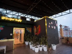 Hotel Radiance Courtyard