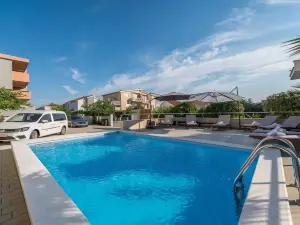 Apartments & Rooms Danivan Pool Villas