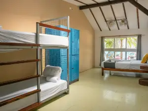 The Yak Lake House - Hostal