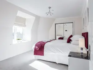 Roomspace Serviced Apartments - Royal Swan Quarter