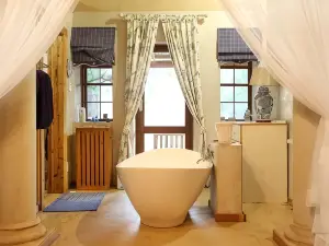 Thandile Country Lodge