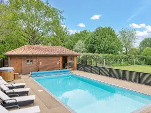 Luxury Spa House | Heated Pool | Spa Facilities