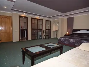 Zul Hotel