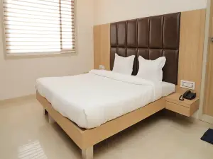Hotel Dwarka Palace