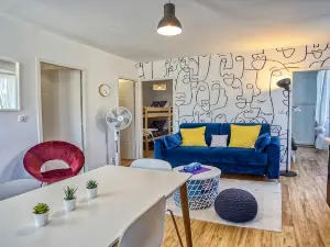 2BR 500sq Comic Spirit comfy feel like home