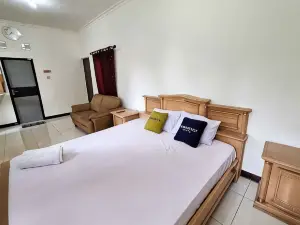 Urbanview Hotel Kusuma Garden Cianjur