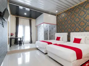 RedDoorz Syariah Near Minangkabau International Airport