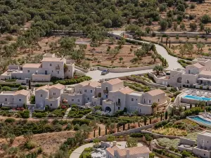 Bassa Maina Villas & Suites