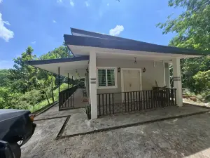 Homestay House on the Hill - Tamparuli