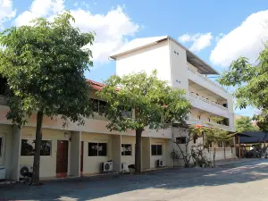 โรงแรมราชพฤกษ์รีสอร์ท