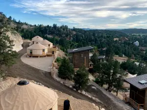 Gorgeous Utah Cabins Ideal for Luxury Camping near Zion National Park
