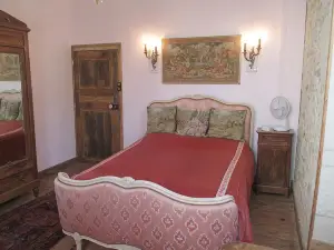 Step Back in Time,Beautiful Restored Village Property in the Centre of Verteuil.