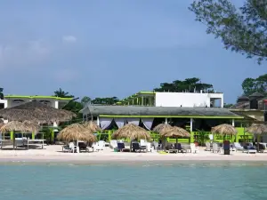Fun Holiday Beach Resort
