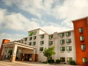 Holiday Inn Express & Suites Norfolk by IHG