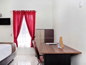 RedDoorz Syariah @ Danesti Homestay Near Bandara Sultan Hasanuddin