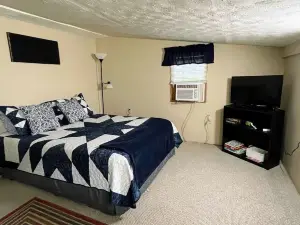 1 bed cottage, grill, fire pit, Very close to Red River Gorge!!