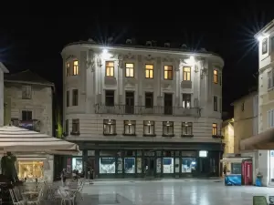 Central Square Heritage Hotel