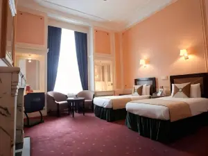 Adelphi Hotel