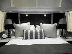 Fantastic Airstream with Fire Pit and Hot-tub in Orderville, Utah