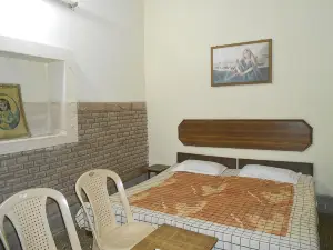 Gaurav Guest House