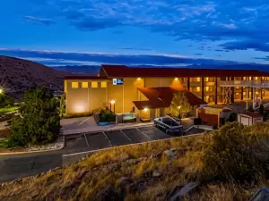 Best Western Topaz Lake Inn