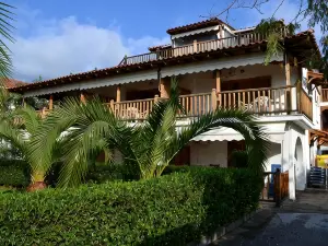 Aria Seaside Retreat - ex Regos Resort Hotel