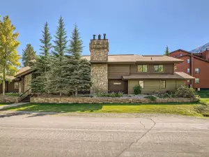 Frisco Hotspot - Hot Tub & More, Sleeps 4