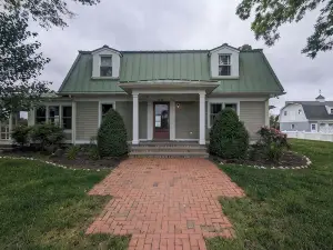 The Hopkins House - New Dock & Boat Ramp - Dog Friendly - Reduced Rate for 2026