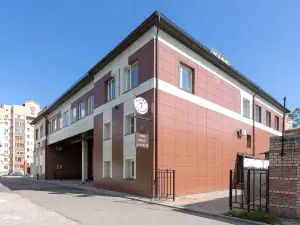 7 Kholmov Hotel