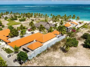 Casa Narrow Villa