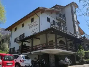 Hotel Ristorante Sassi Rossi