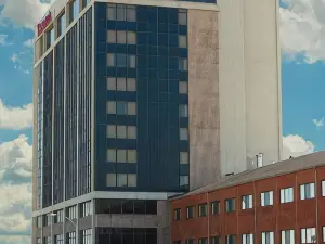 Ramada by Wyndham Topeka Downtown Hotel & Convention Center