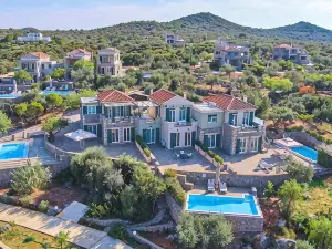 Searocks Exclusive Villas Resort