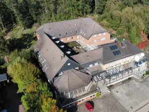 Hotel Restaurant Zum Jägerheim Mit Innenpool