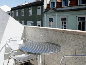 Lisbon Suite Home