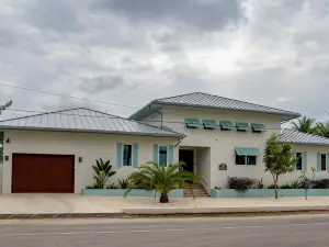 Carolina Kai - Beautiful Luxury Villa Private Beach Near Rum Point & Starfish Pt