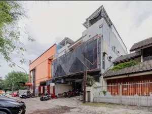 RedDoorz Plus @ D San Residence Buah Batu
