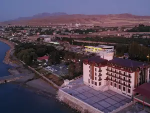 Ramada by Wyndham Van