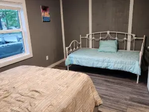 Cozy Cabin Minutes from Lake Martin