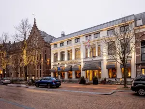 Post-Plaza Hotel & Grand Café