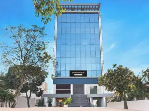 Super Townhouse Lohegaon Near Pune Airport