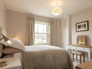 Norfolk House - Stamford