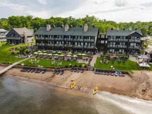 Quarterdeck Resort