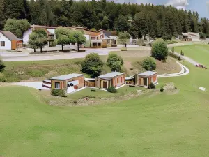 Roo'n Lodges#Kolm