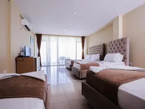 Hotel Frojd - Beach Front Resort