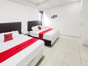 RedDoorz @ Hotel Lavender Kertajati