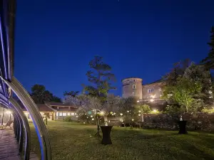 Chateau de Mauras