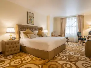 The Grand Palace Hotel